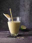 Pear and lime smoothie with maca, hemp and turmeric