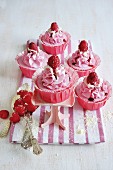 Cupcakes with raspberries and white chocolate