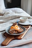 Frühstück im Bett: French Toast mit Zimt und Zitrusjoghurt