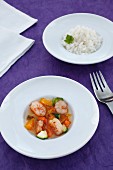 Prawns with vegetables and mango