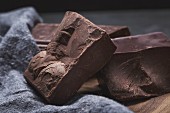 Chunks of organic dark chocolate (close-up)