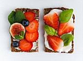 Wholemeal open sandwiches with soya quark and various fruits