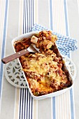 Leek and ham bake topped with melted cheese