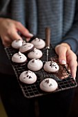 Gluten-free coffee meringues for Christmas