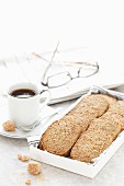 Rye and ginger biscuits with coffee