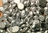 Pellets of aluminium metal