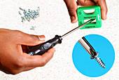 Magnetising a screwdriver