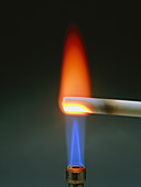 Performing a calcium flame test on chalk