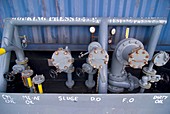 Container ship oil pumps