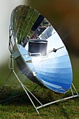 Parabolic solar cooker