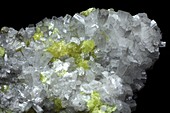 Aragonite crystals with sulphur