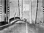 Tacoma Narrows Bridge collapse,1940