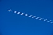 Aircraft contrail
