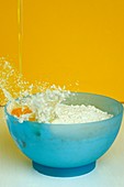 Egg impacting flour,high-speed image