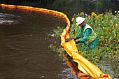 Oil spill cleanup