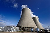 Nuclear power station cooling towers