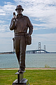 Memorial to bridge workers,USA