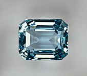 Octagonal step-cut Aquamarine (Beryl)