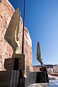 angel sculptures at the Hoover Dam