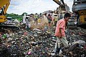 Landfill scavenging,Indonesia