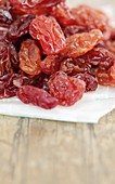 Crimson raisins