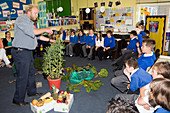 Food growing demonstration in school