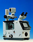 A Zeiss microscope with double light source