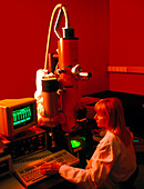Transmission electron microscope in use