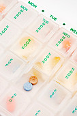 Daily doses pill box