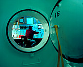 Hyperbaric oxygen chamber and outer control panel