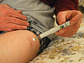 Diabetic self-injecting insulin with a novopen