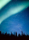 Comet Hyakutake with aurora borealis,16-04-96