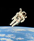 Astronaut Bruce McCandless walking in space