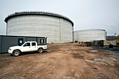 Tanks for storing liquefied natural gas