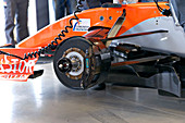 Racing car wheel hub
