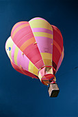 Hot air balloon descending