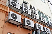 Air conditioning units