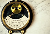 Voltmeter dial