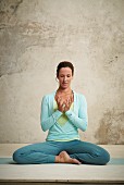 Meditation over the light of the heart (detox yoga)
