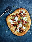 Fig and mascarpone pizza