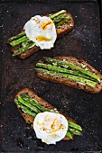 Asparagus and poached egg on toast