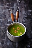 Herb yoghurt sauce with puréed chickpeas