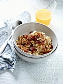 Porridge with dates and pine nuts