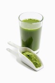A green smoothie with wheatgrass powder