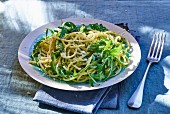 Spaghetti with green asparagus and rocket