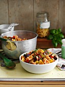 Pasta with grilled vegetables and basil