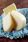 Dolce sardo (cow's milk cheese, Sardinia)
