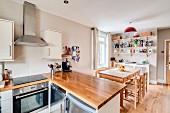 Kitchen-dining room in natural shades