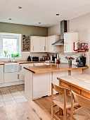 Kitchen-dining room in natural shades