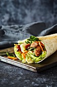 Wrap mit Schweinefleisch und Koriandergrün